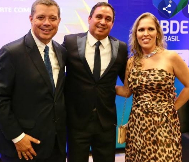 Hora recebe em Brasília todo o apoio do eficiente deputado federal Fábio Mitidieri. Ao seu lado, a sua esposa, a arquiteta Catarina Hora 